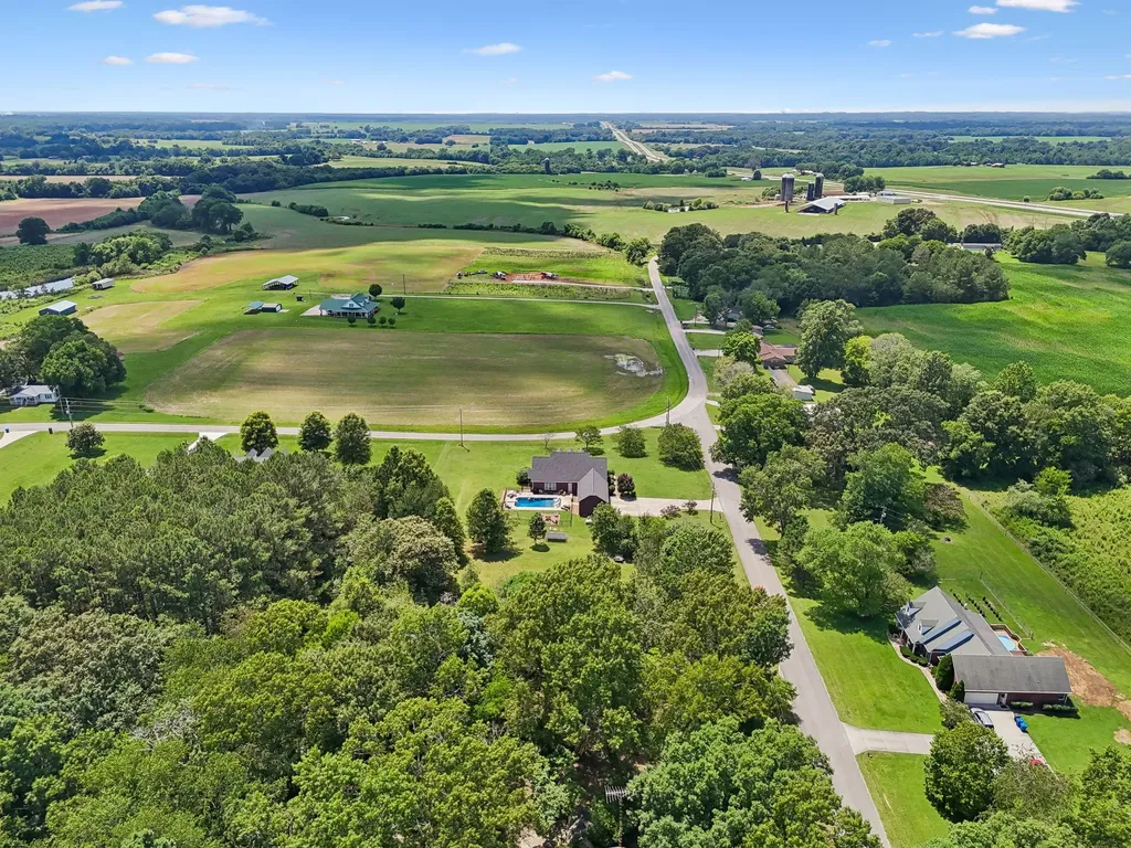 549 Lee Lane Huntland TN 37345