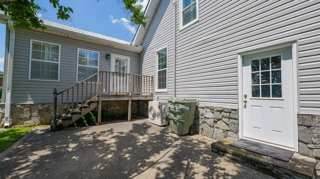 131 Stonehouse Drive Gallatin TN 37066