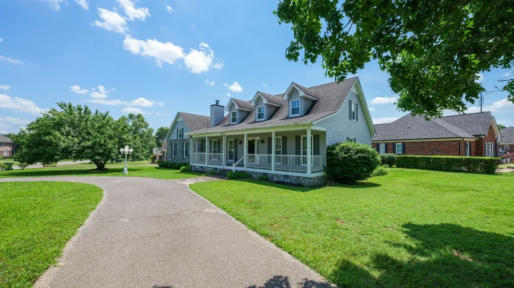 131 Stonehouse Drive Gallatin TN 37066
