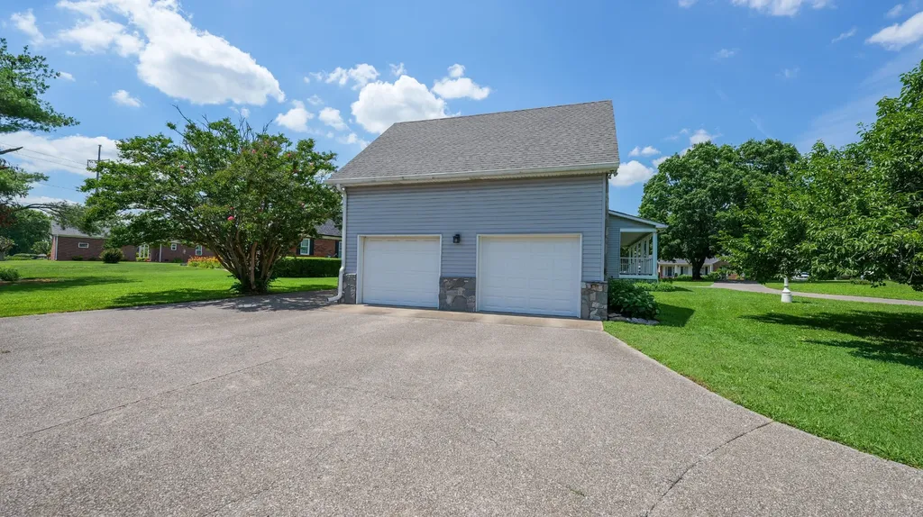 131 Stonehouse Drive Gallatin TN 37066