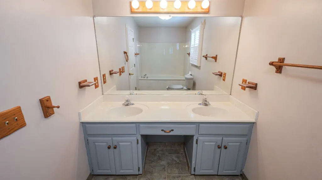 131 Stonehouse Drive Gallatin TN 37066