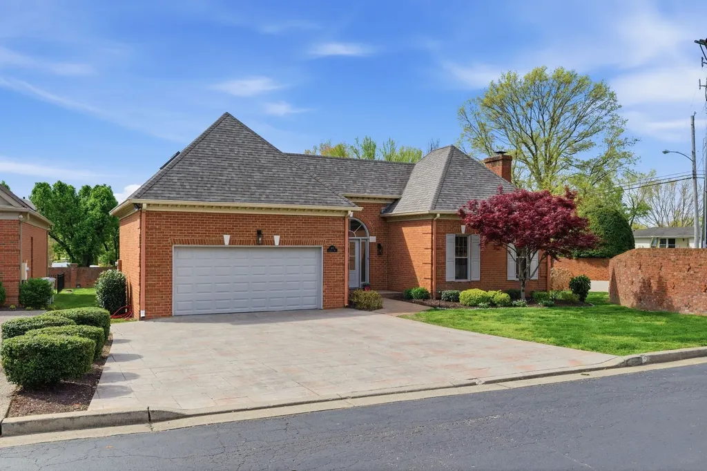 100 Carriage Way Hendersonville TN 37075