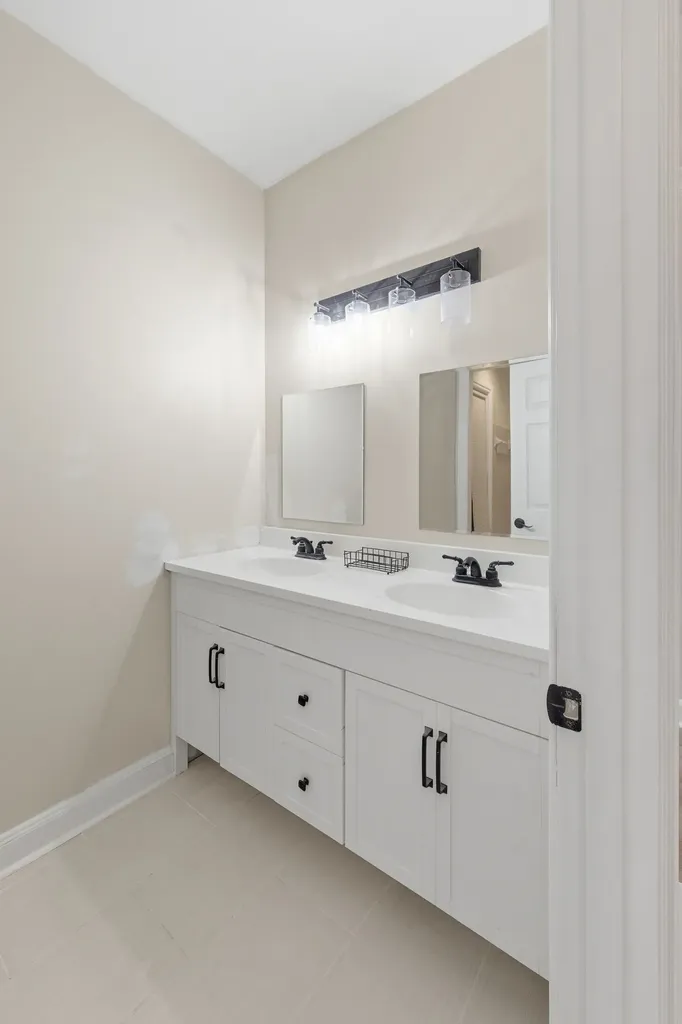 100 Carriage Way Hendersonville TN 37075