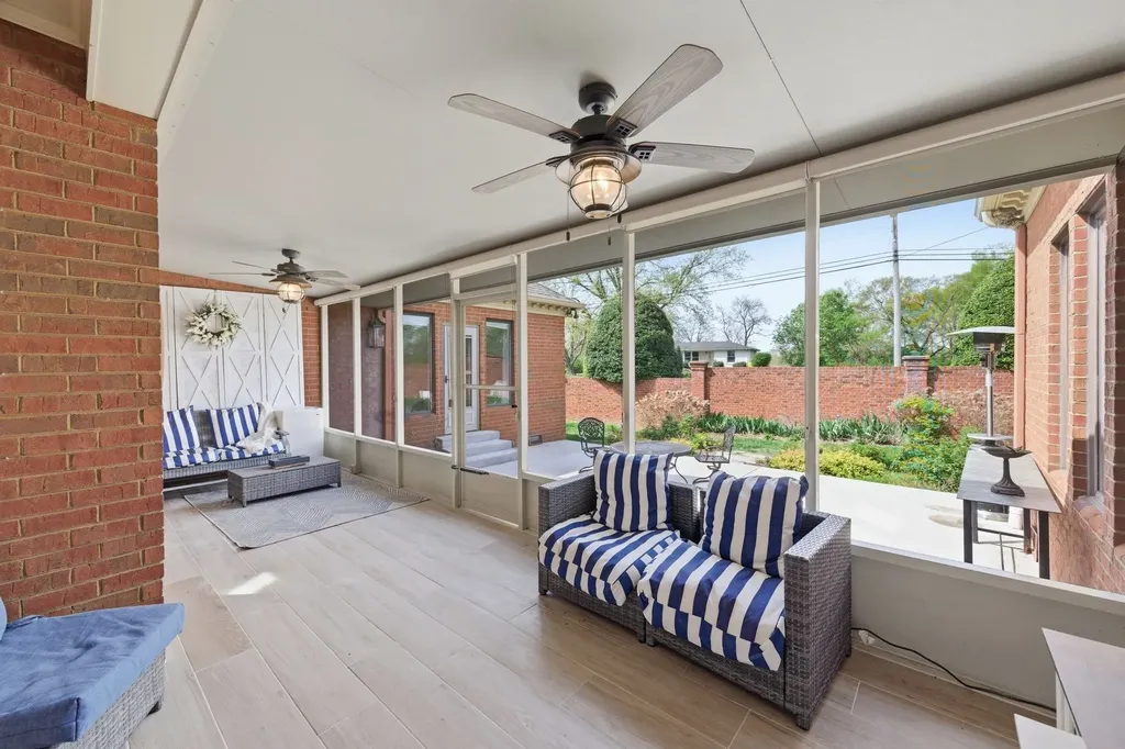 100 Carriage Way Hendersonville TN 37075