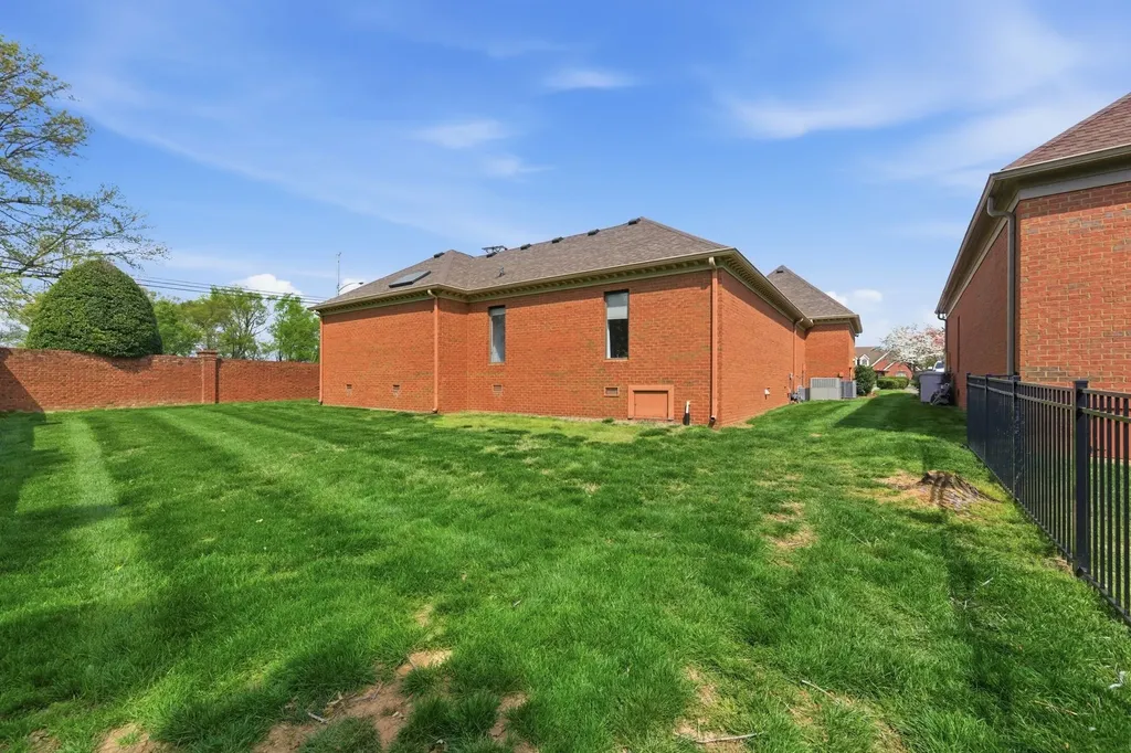 100 Carriage Way Hendersonville TN 37075