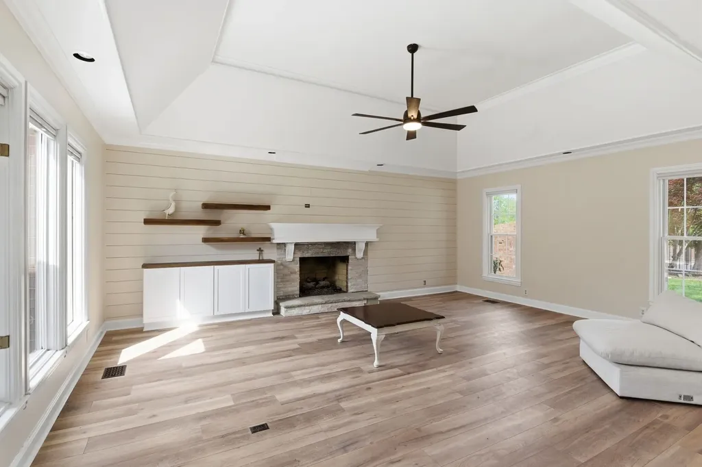 100 Carriage Way Hendersonville TN 37075
