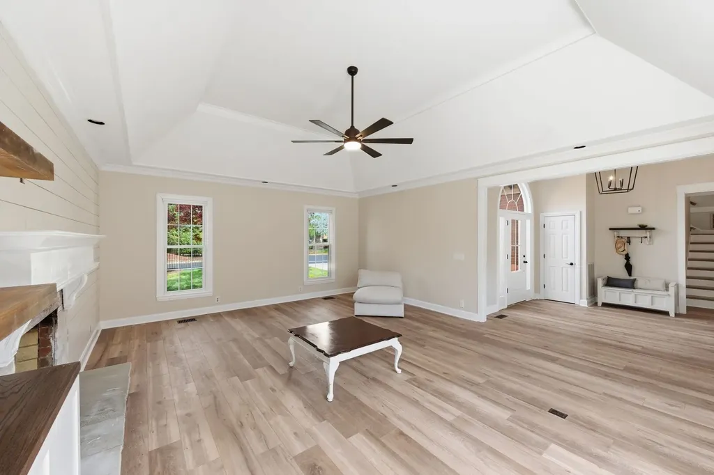 100 Carriage Way Hendersonville TN 37075