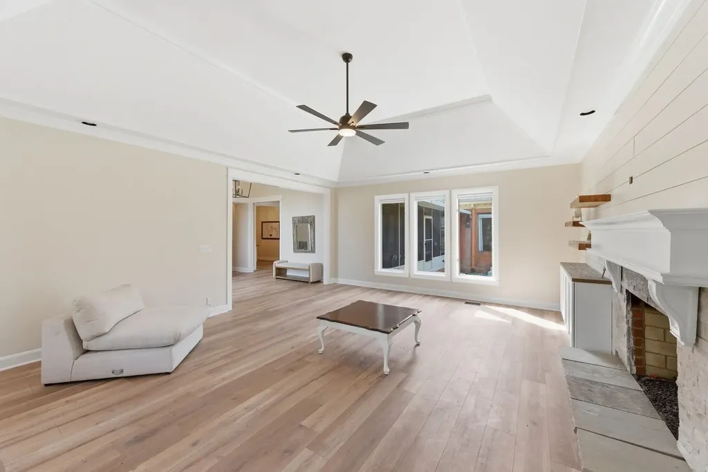 100 Carriage Way Hendersonville TN 37075