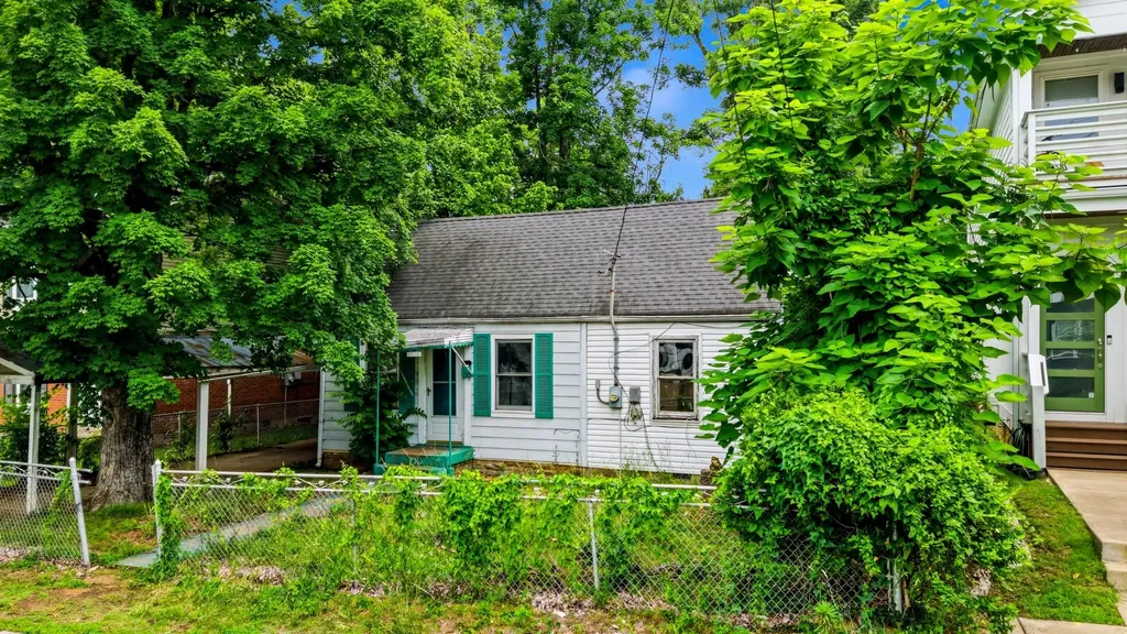 1910 15th Ave, N Nashville TN 37208