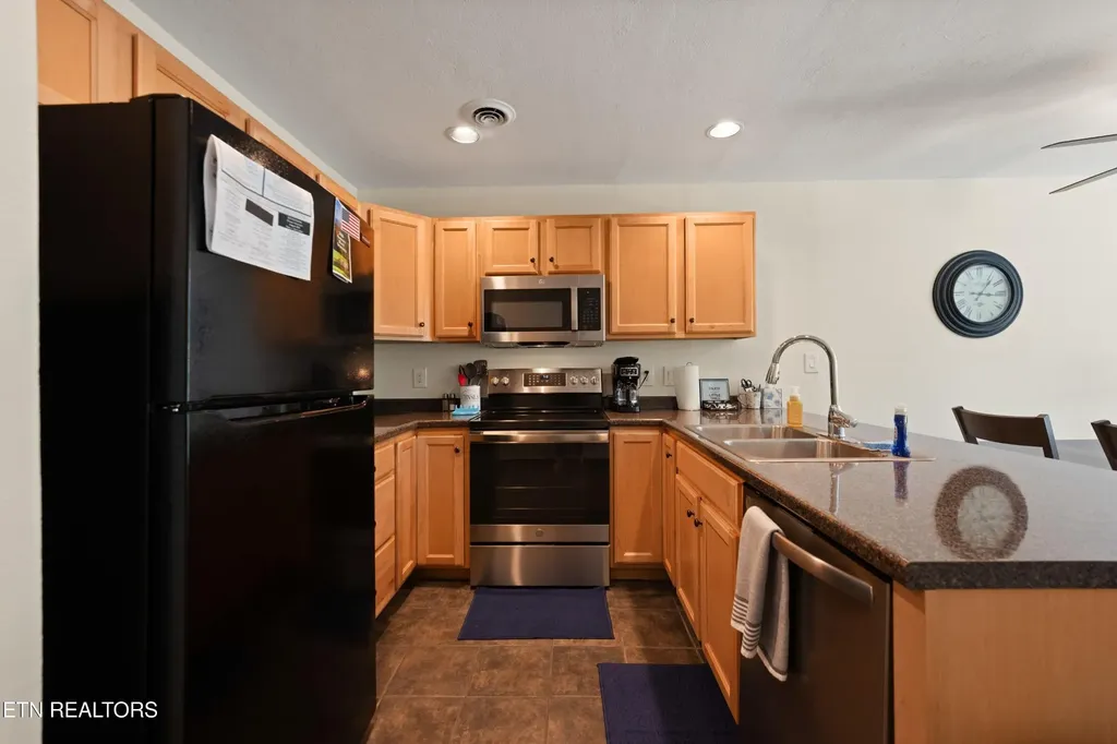 7 Lakeshore Circle Crossville TN 38558