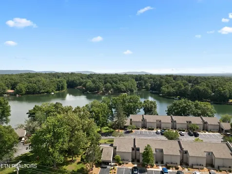 7 Lakeshore Circle Crossville TN 38558