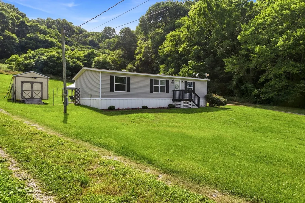 3204 Grizzly Road Culleoka TN 38451