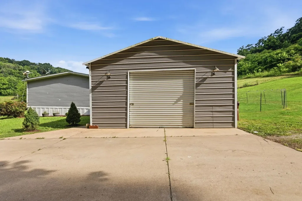 3204 Grizzly Road Culleoka TN 38451