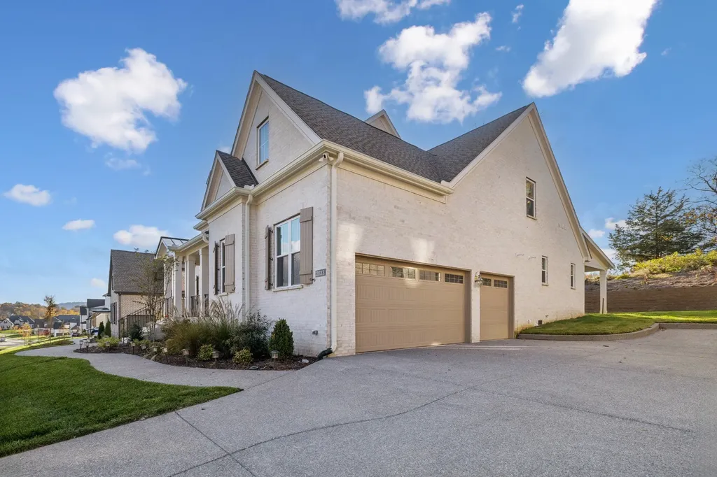 2033 Vail Trace Nolensville TN 37135