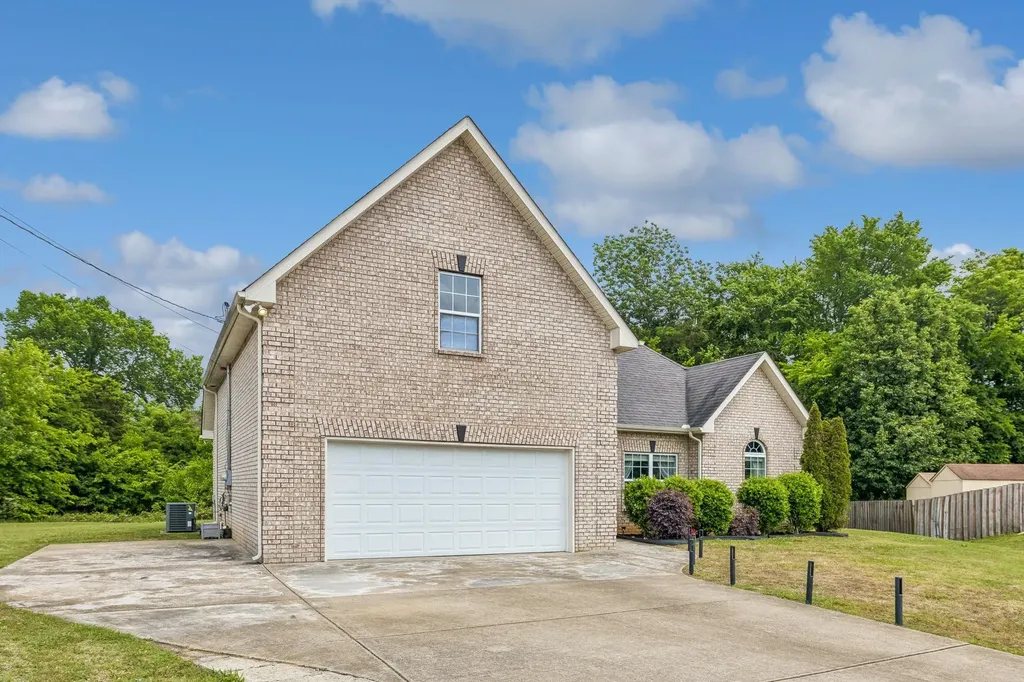 506 Fallacy Court Murfreesboro TN 37129