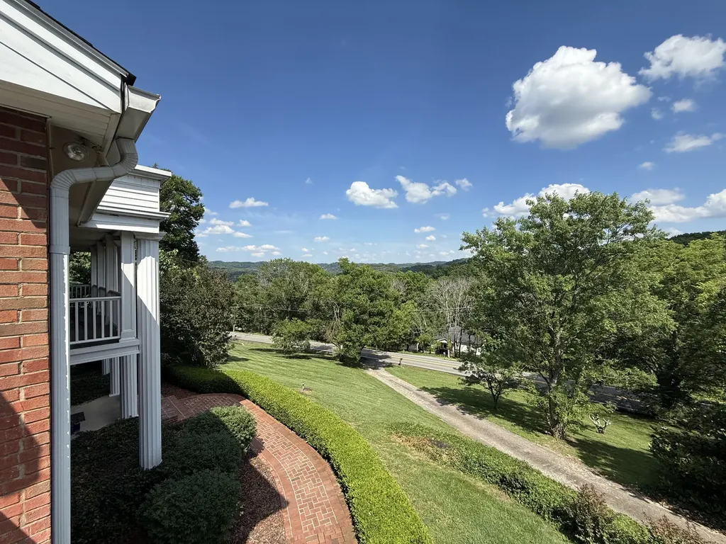 1288 Old Hillsboro Road Franklin TN 37069