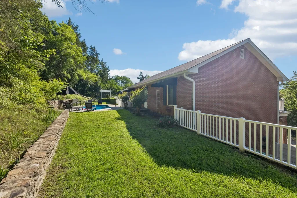 1288 Old Hillsboro Road Franklin TN 37069