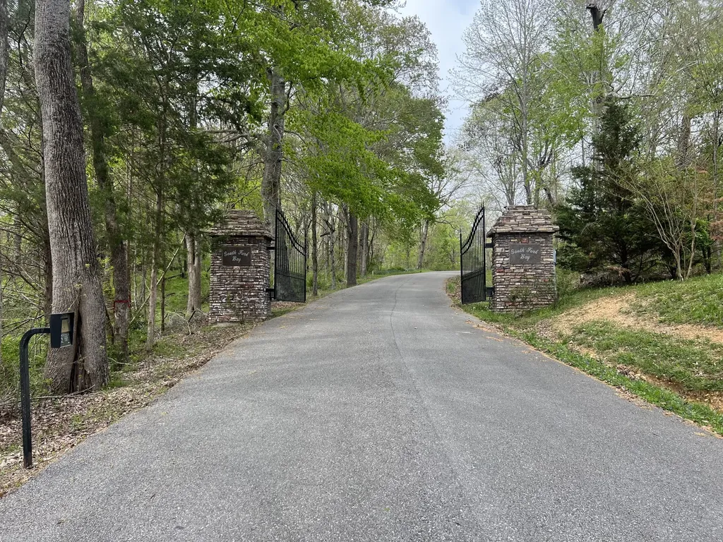 200 Lake Ridge Road Scottsville KY 42164