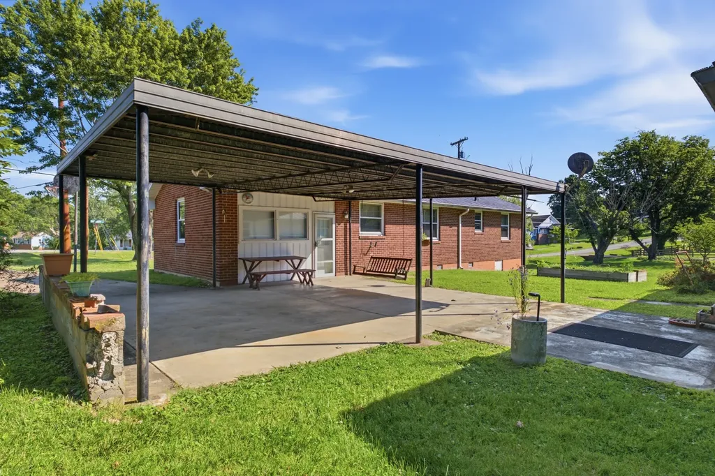 1948 Omohundro Drive Nashville TN 37210