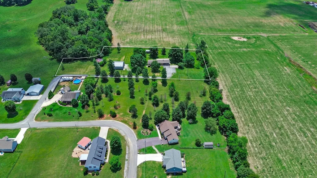 200 Acorn Hill Drive Sparta TN 38583