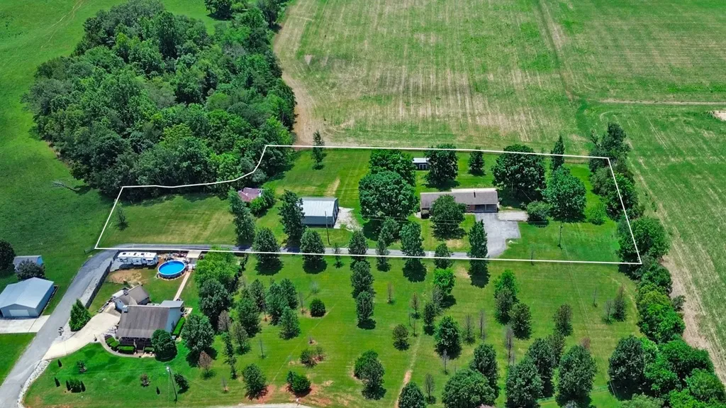 200 Acorn Hill Drive Sparta TN 38583