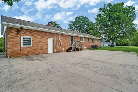 200 Acorn Hill Drive Sparta TN 38583