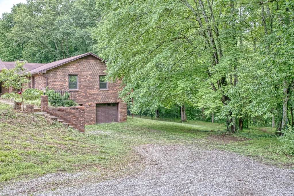3847 Post Oak Circle Cookeville TN 38506