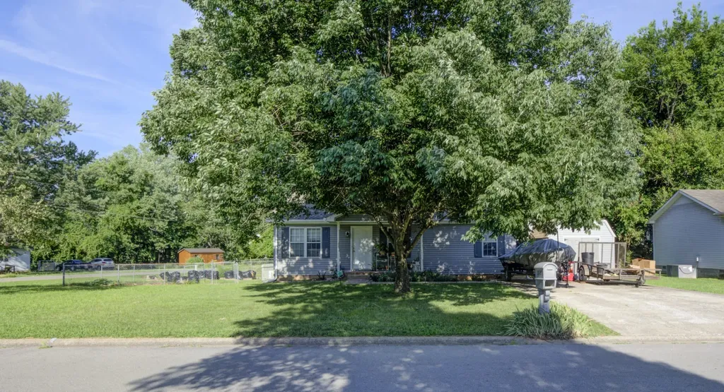 319 Lafayette Point Circle Clarksville TN 37042