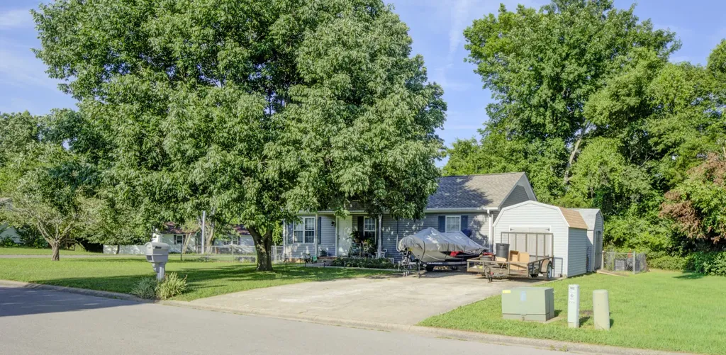 319 Lafayette Point Circle Clarksville TN 37042
