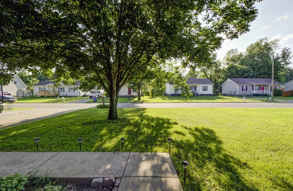 319 Lafayette Point Circle Clarksville TN 37042