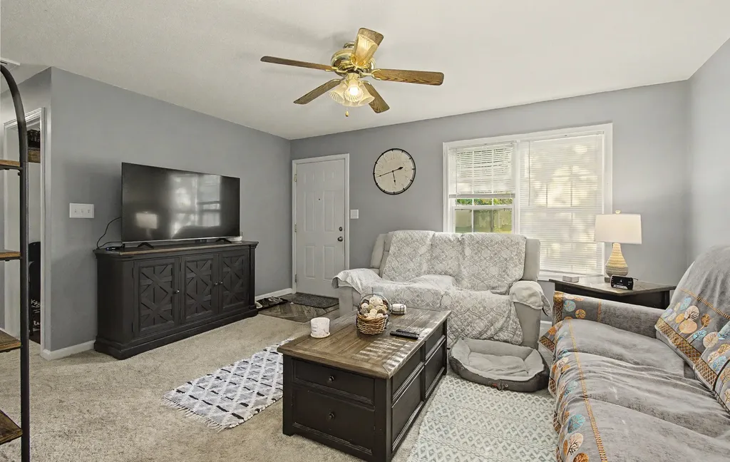 319 Lafayette Point Circle Clarksville TN 37042