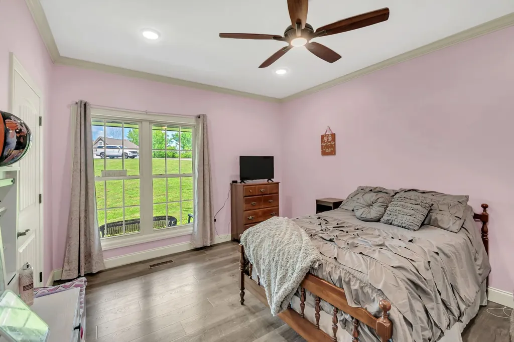 172 Tad Circle Leoma TN 38468