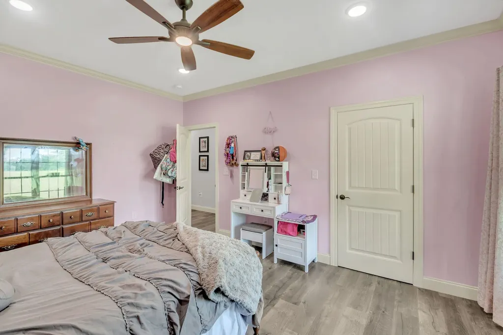 172 Tad Circle Leoma TN 38468