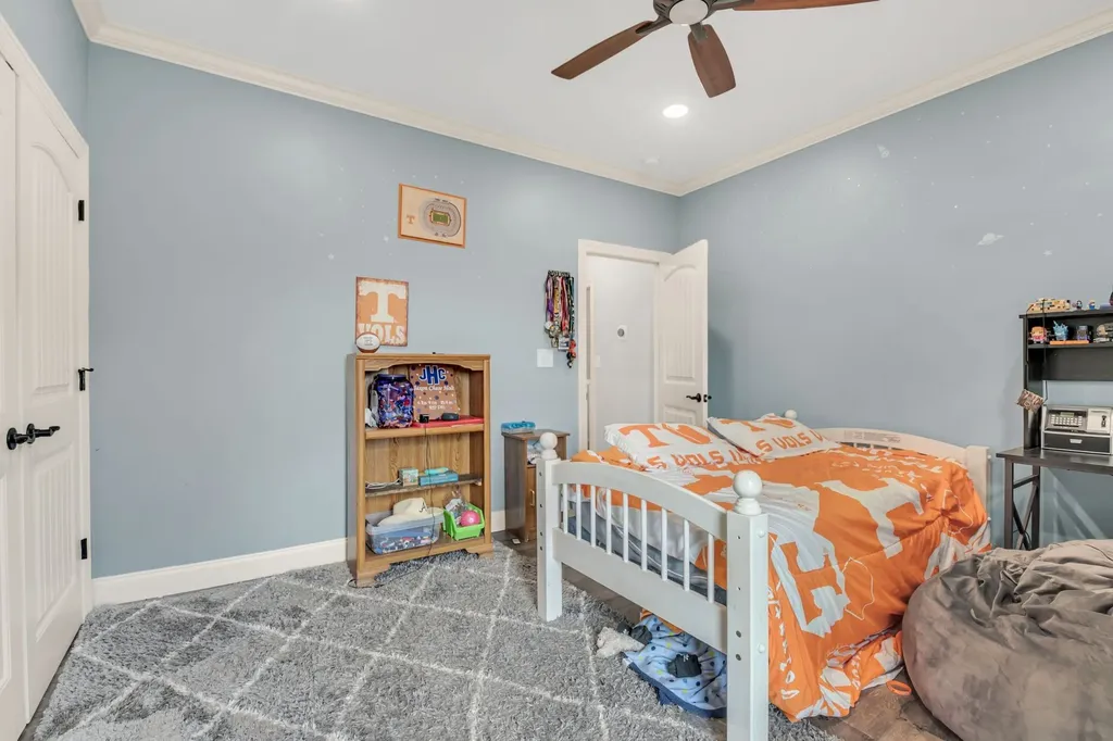172 Tad Circle Leoma TN 38468