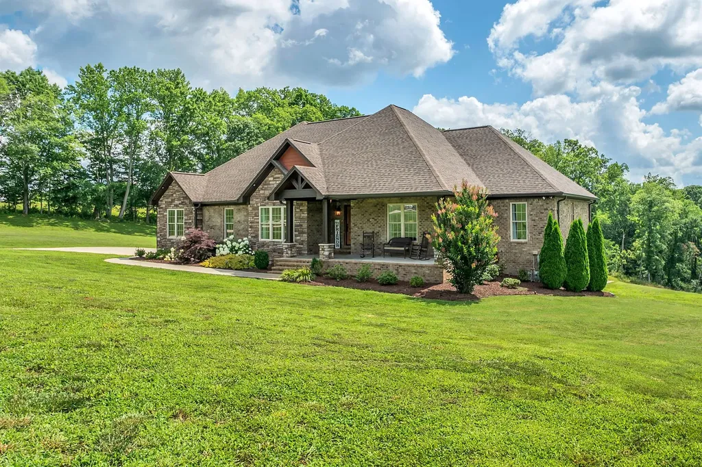 172 Tad Circle Leoma TN 38468