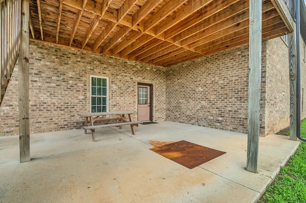172 Tad Circle Leoma TN 38468