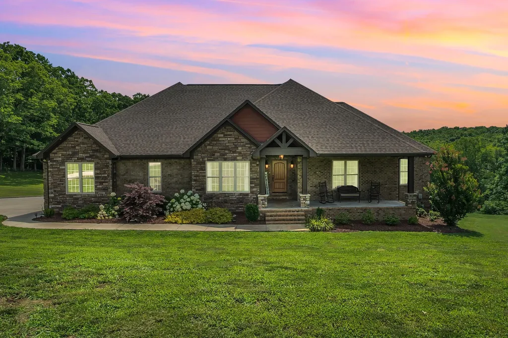 172 Tad Circle Leoma TN 38468