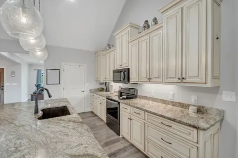 172 Tad Circle Leoma TN 38468