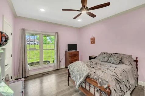 172 Tad Circle Leoma TN 38468