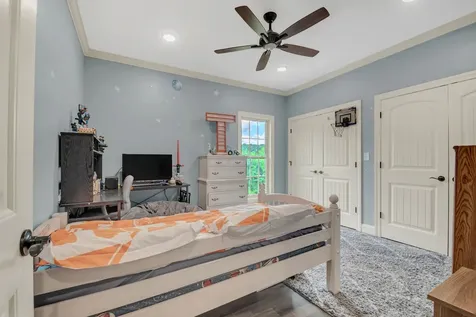 172 Tad Circle Leoma TN 38468