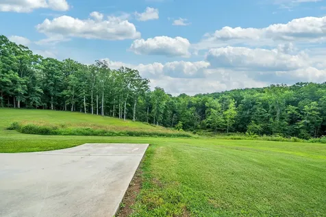 172 Tad Circle Leoma TN 38468