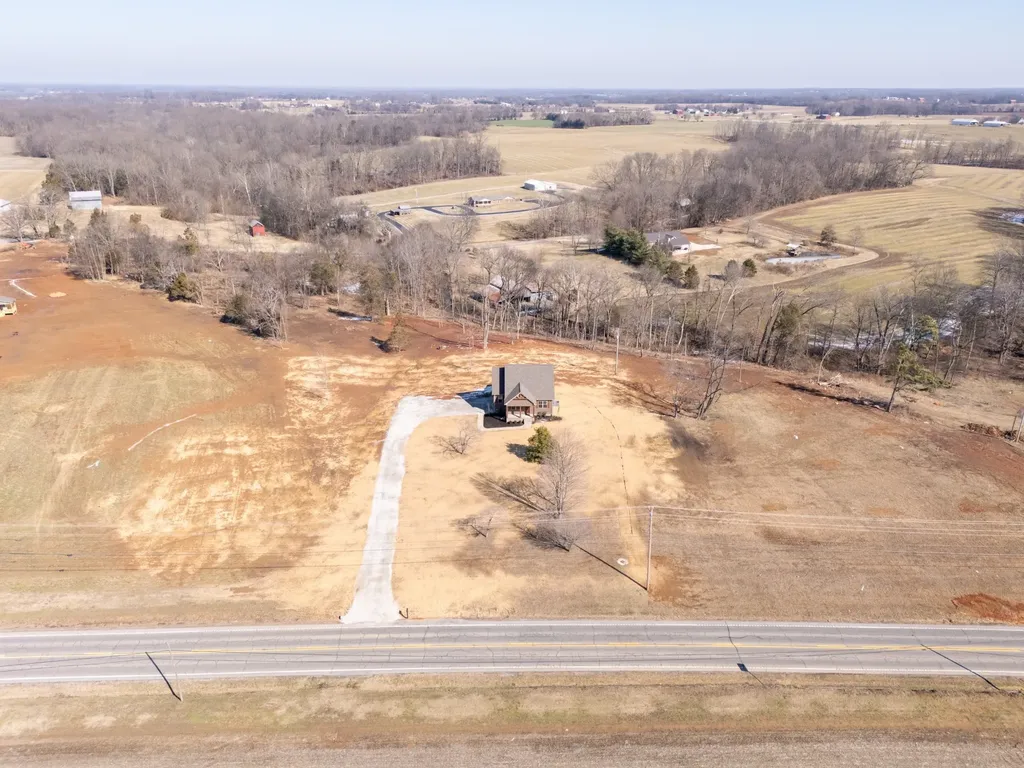 6841 Highway 41, N Cedar Hill TN 37032