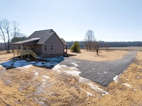 6841 Highway 41, N Cedar Hill TN 37032