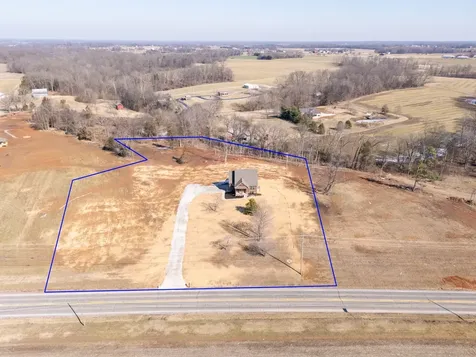 6841 Highway 41, N Cedar Hill TN 37032