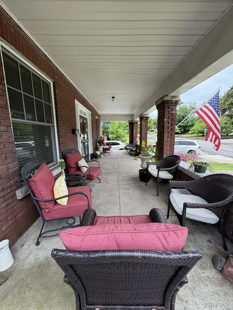1806 S Main Street Hopkinsville KY 42240