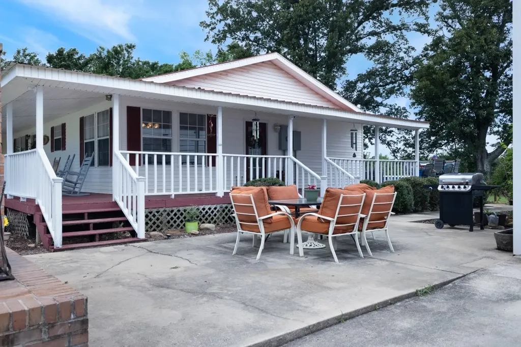 219 Thomas Farms Lane Morrison TN 37357
