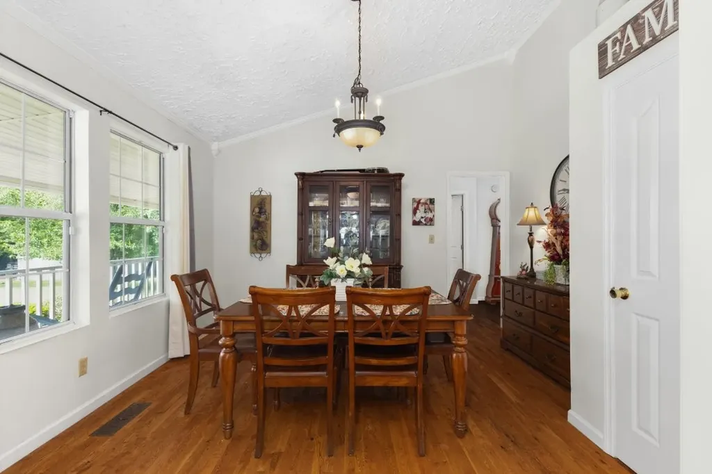 219 Thomas Farms Lane Morrison TN 37357