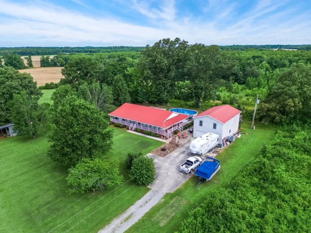 219 Thomas Farms Lane Morrison TN 37357
