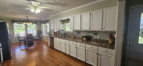 219 Thomas Farms Lane Morrison TN 37357