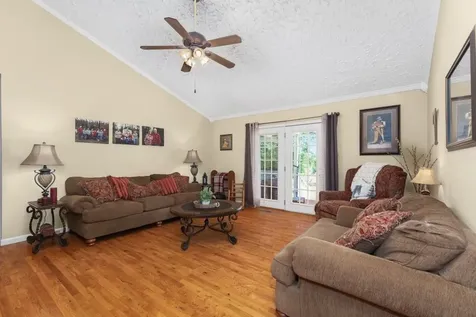 219 Thomas Farms Lane Morrison TN 37357